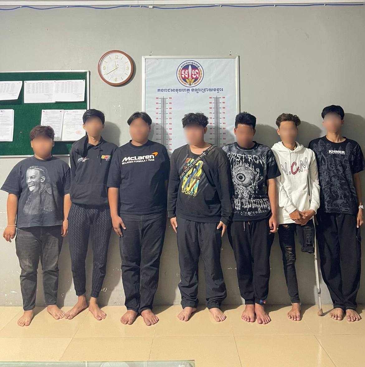ក្មេងទំនើង ៧នាក់ និងម៉ូតូ ៨គ្រឿង ត្រូវអាវុធហត្ថរាជធានីភ្នំពេញ បង្ក្រាបយកទៅព្រមាន និងអប់រំ ពាក់ព័ន្ធករណីកែច្នៃបំពង់ស៊ីម៊ាំងម៉ូតូខុសលក្ខណៈបច្ចេកទេស!